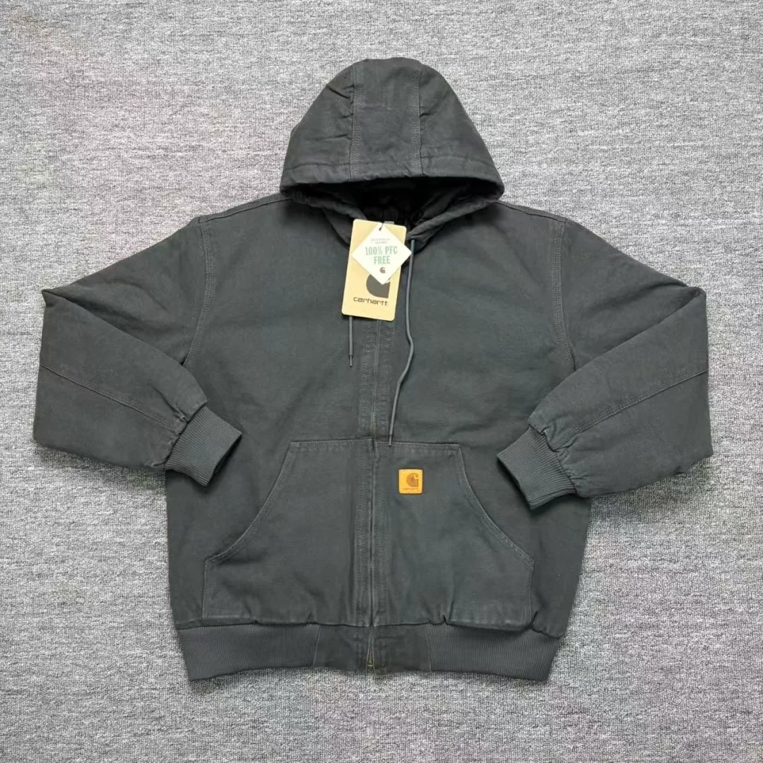(Washed distressed cotton jacket) Carhartt Wip heavy-duty washed Canvas hooded jacket work jacket plus velvet thickened cotton jacket for men and women. The outer layer is made of Canvas Lycra cotton, Wear-Resistant is durable and stain-resistant, and the inner layer is made of 160 grams of lambswool + 160 grams of Hangzhou cotton. It does not shed or pill, and is super thick and warm! Overseas official website models are available in stock. The fabrics are selected and Japanese-made and the edges are timeless. The fabrics are full of texture. Friends who pursue Quality must not miss it. The whole body is made by a special machine with three needles and five threads. It is machine washable without pressure. It is skin-friendly and smooth. It is invincible. The four-pocket design is very practical and has a strong sense of shaping. All hardware buttons and zippers are molded! A 1:1 replica of the original, absolutely high-quality, with a multi-pocket sweatshirt design full of American street style. Style number: J # Color: Black Brown Gray Moss Green Size: S M L XL
